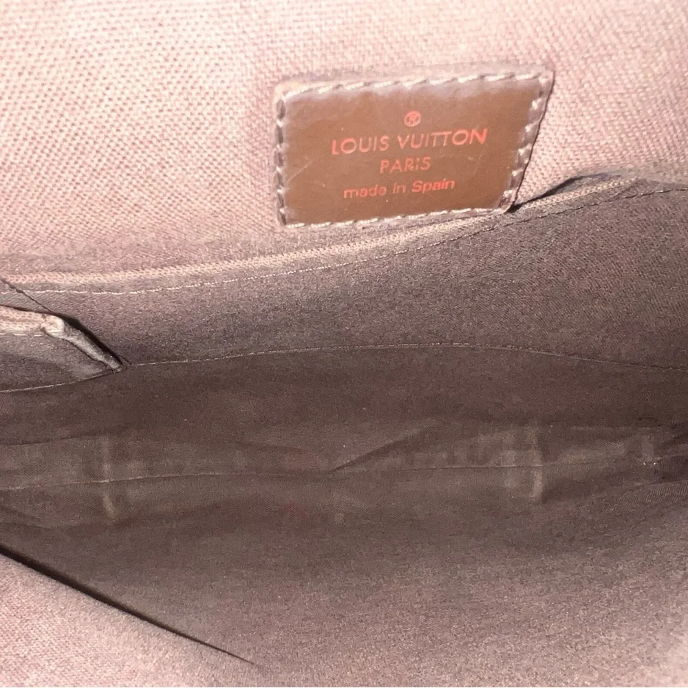 Louis Vuitton Damier Brooklyn MM Messenger bag